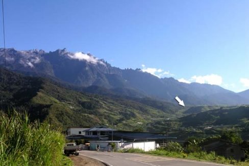 Kundasang-10a-fr-road2