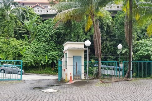Woodlands apartment parking2