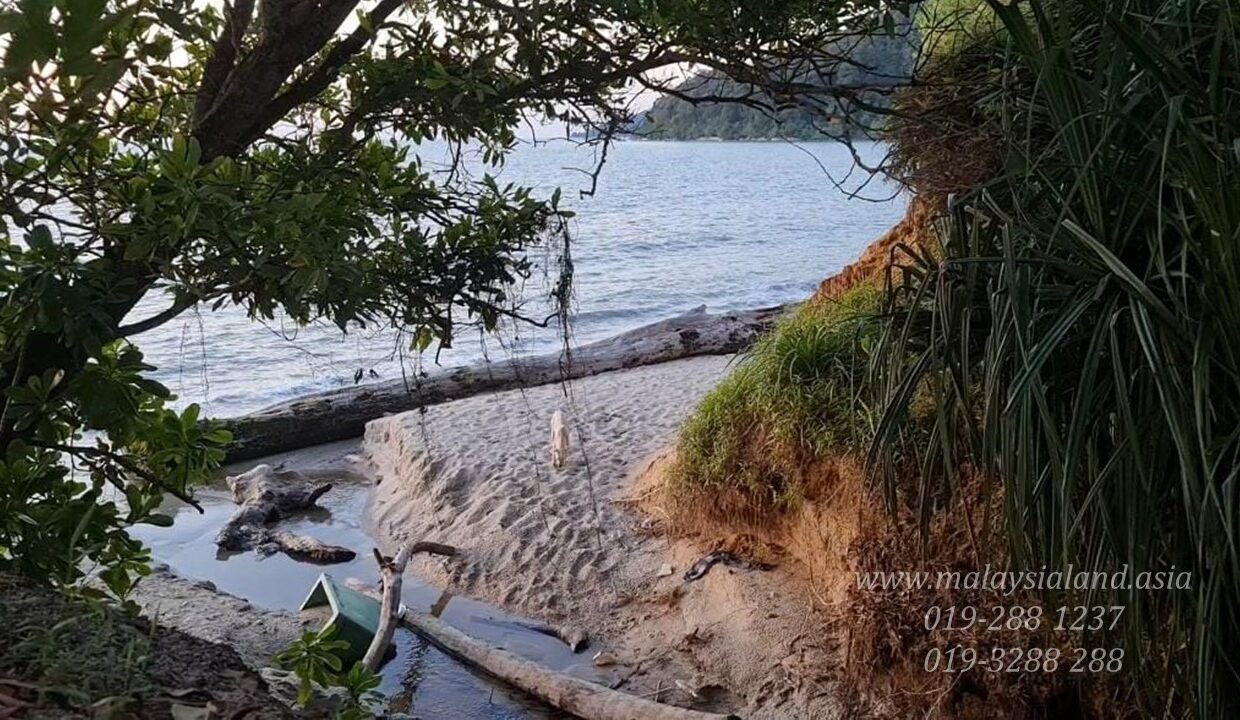 Lumut seaside 1