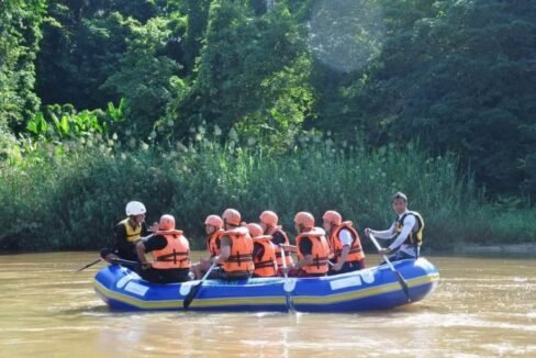 Raub 5a resort river rafting